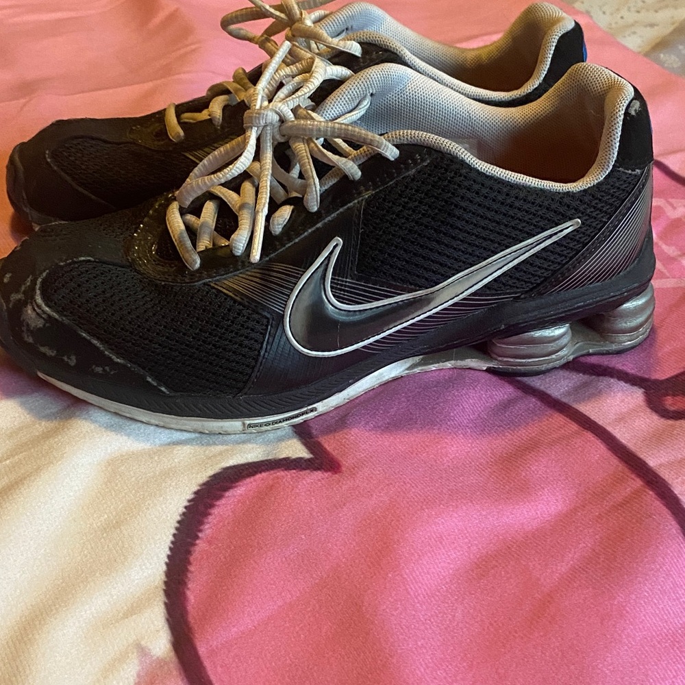 🖤Nike Black and Silver Women's Sneakers